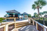 Stunning Ocean View and Resort Amenities - Exquisite Beachfront Retreat