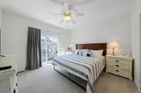 Lake Erie Views and Beach Access - Serene Coastal Haven فنادق في بورت كلينتون