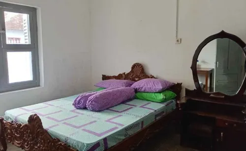 rumah dinas bapak homestay Hotel a Madiun