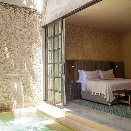 Adoro Hotel Boutique