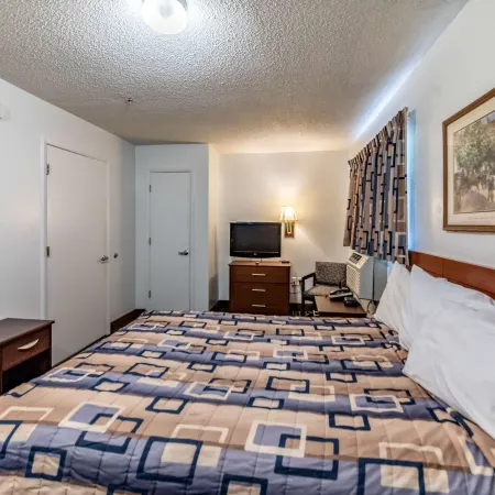 Studio 6 Extended Stay - Greensboro, NC Отели рядом с достопримечательностью «Гринсборо Колизей»