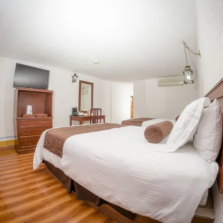 Howard Johnson by Wyndham Morelia Calle Real