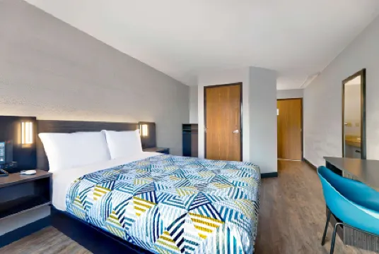 Motel 6 Cedar Rapids, IA - Airport