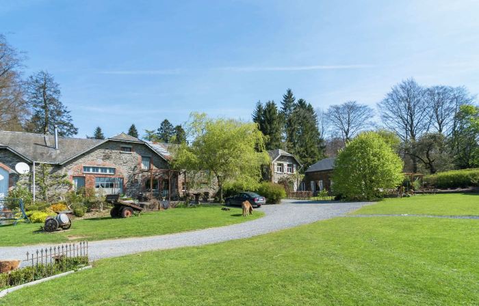 Bièvre Forest-Edge Retreat