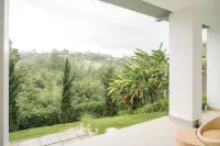 Kamala Plantation View Villa 10 Bedrooms with a Private Heated Infinity Pool and a Billiard Table - pemandangan pegunungan
