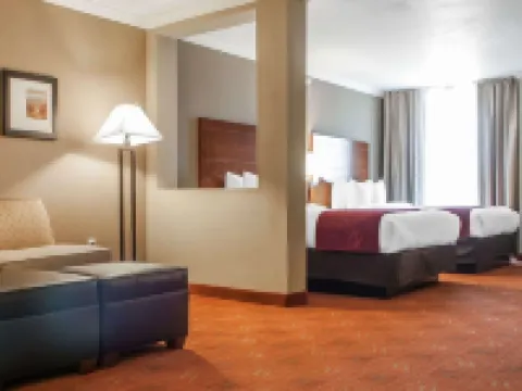 Comfort Suites Farmington Hotels in Farmington