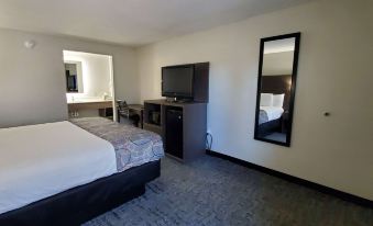 Days Inn & Suites by Wyndham Charleston Airport West