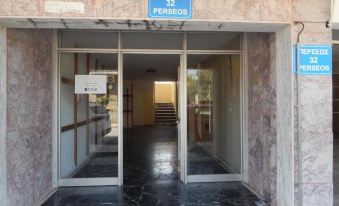 Baroque 10-Person Apartment in Makrygialos - Housity