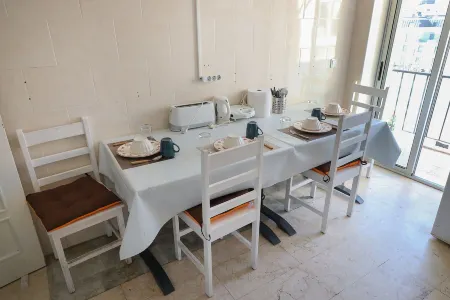 Lisbon Suite Home Отели рядом с достопримечательностью «Музей азулежу»