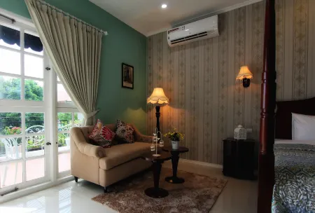 Omah Madam Bed & Breakfast