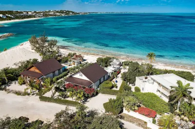 Callaloo Cottage- Beachfront Paradise!