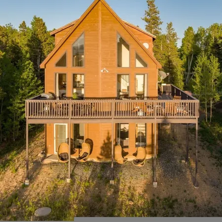 Serene Retreat Amazing Views Hottub Sauna, Xbox