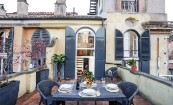 Spanish Steps Apartments