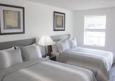 Bowmanville Marina Inn & Suites Отели рядом с достопримечательностью «Ганараска Форест»