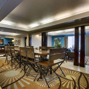 Greenfield Inn & Suites Owensboro, KY Airport