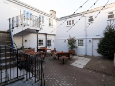 ウェリントン ブレコンのホテル