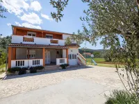 Apartments Torina Hoteles cerca de Galešnjak
