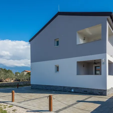 Apartments Pejakovic Hotels in Vir