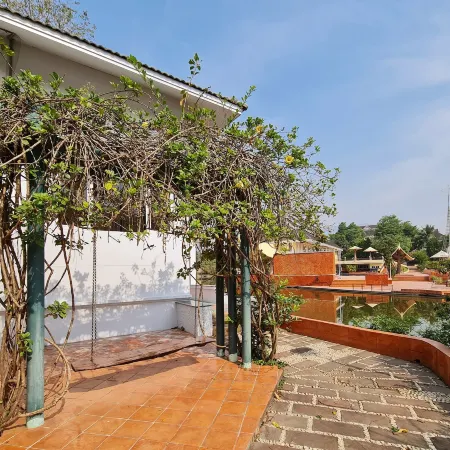 Phu Pha Phung Resort Отели рядом с достопримечательностью «Боеклуенг Хотспринг»