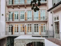 GRANDE HOTEL PARIS by STAY HOTELS Hotels near Clerigos Tower