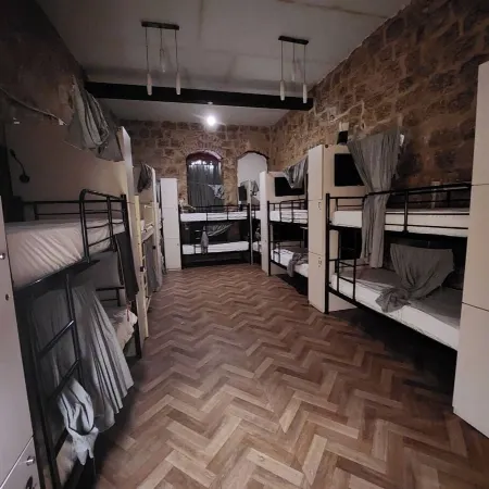 Capsule & Dormitory Space-X