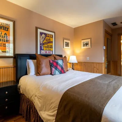 Saddleback Inn at Lake Arrowhead Hotels near SkyPark at Santa's Village