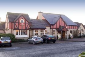 Premier Inn Livingston (M8, Jct3)