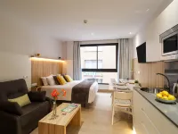 Studios Cielo Madrid Hotels near Carabanchel