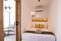 Phaedrus Living Seaview Studio Suite Lighthouse 52 Hotel a 