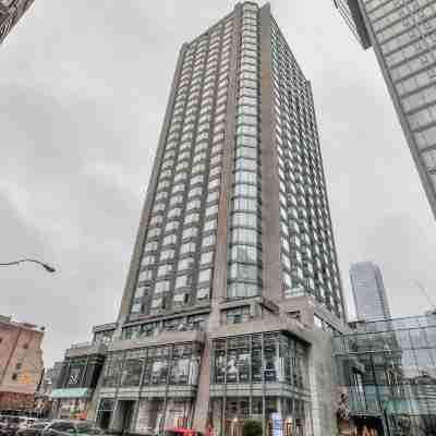 Waterfront Clair Avenue Hotel Exterior