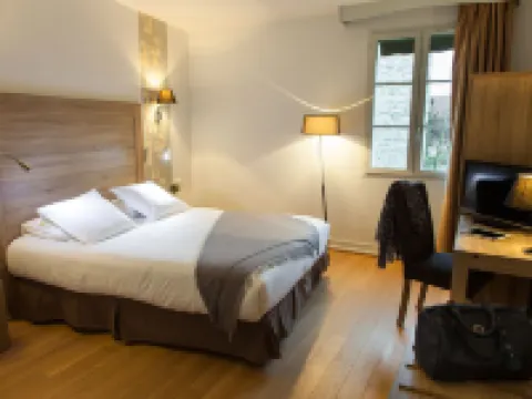 Logis Hostellerie des Clos et Restaurant Bistrot des Grands Crus Hotels in Yonne