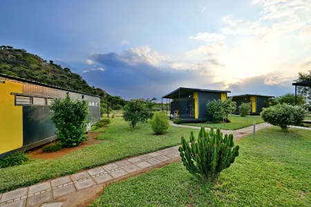 Sleepover Matoks Отели в г. Mphakane