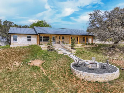 Starlight Meadows 3 mi to Downtown w/Hot Tub Hotels in Gillespie County