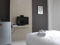 Cozy Studio at Pinewood Apartment Near Unpad Jatinangor Hotels in Jatinangor