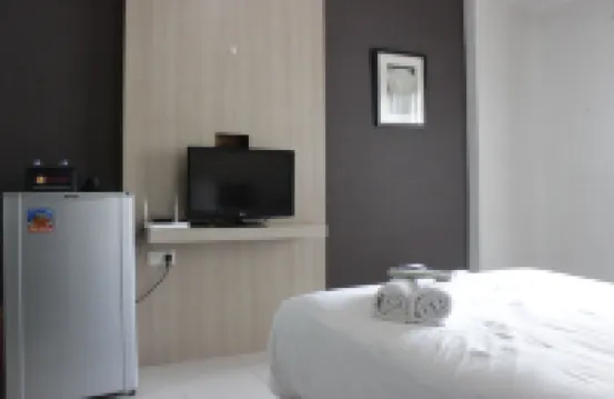 Cozy Studio at Pinewood Apartment Near Unpad Jatinangor