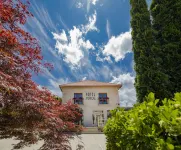 Hotel Arce Hotels near Biblioteca Publica Municipal de Tui
