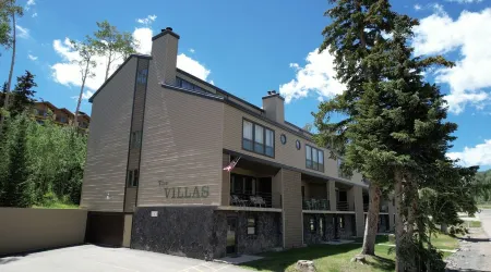 Sleeps 12 and a Private Hot Tub & Sauna. Walk to Four Lifts. Отели в г. Брайан Хед