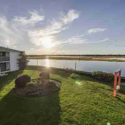 Red Jacket Beach Resort Hotel Exterior