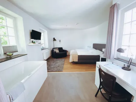 Fachwerk Hotel Wuppertal Отели рядом с достопримечательностью «Тоеллетурм»