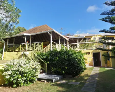 グルームス ビーチ ヴィラ & リゾート トゥルー・ブルーのホテル