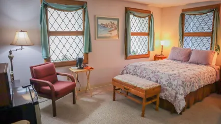 Mountain Creek Tavern