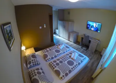 Apartments and Rooms Rea Các khách sạn ở 