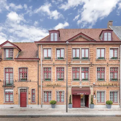 Hotel Albert I Отели рядом с достопримечательностью «Железнодорожный вокзал Брюгге»