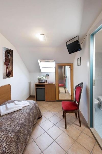 シングルルーム ローマの写真