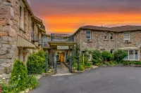 Echo Mountain Inn Hotels in Boyd