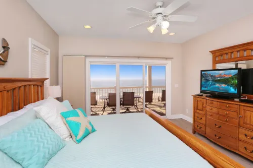 Five on the Beach by Pristine Property Vacation Rentals - parking