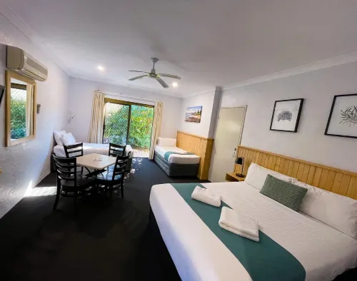 Costa Rica Motel Hotels in South West Rocks