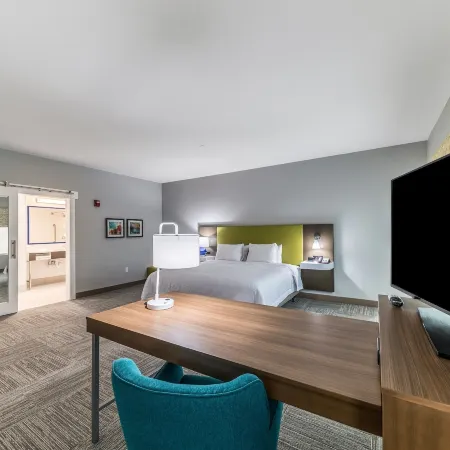 Hampton Inn & Suites Tulsa-Woodland Hills at 71st & Memorial