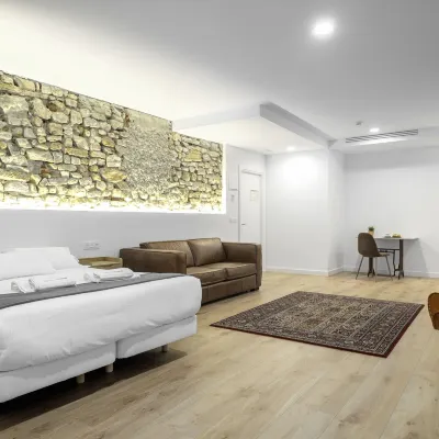 32 de Agosto Rooms 해군 박물관 주변 호텔