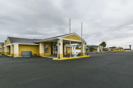 Rodeway Inn & Suites